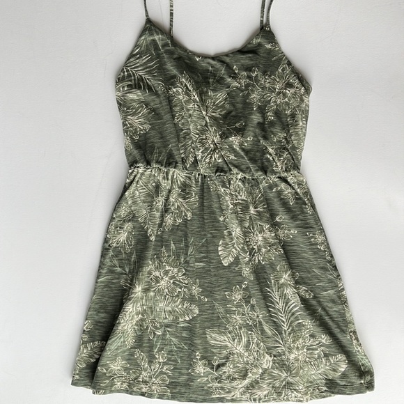 Old Navy Dresses & Skirts - 🎉 HOST PICK 🎉 Floral Print Sundress